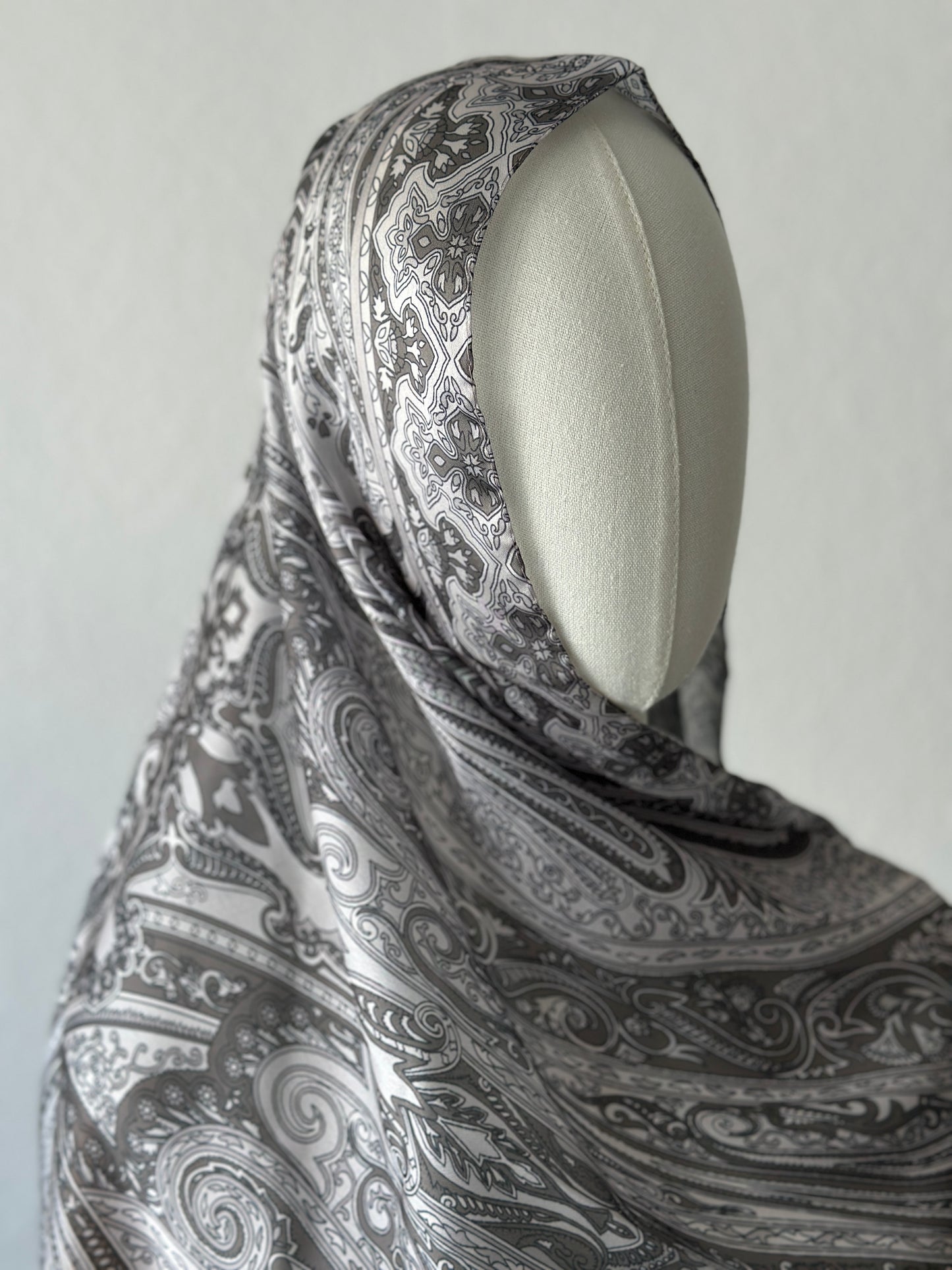 SATIN ORIENT HIJAB